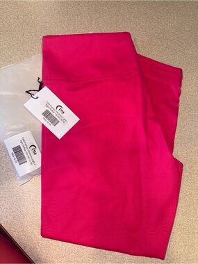 ZYIA Bright Fuchsia Vibrations Light n Tight Leggings - Hi-Rise 7/8 24” (16-18)